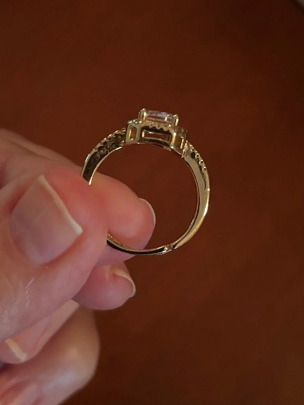 Adjustable Gold Halo Cushion-Cut ring